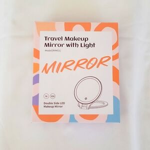 NWT Rechargeable Travel Makeup Mirror with LED Lighting and Handle